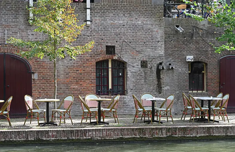 Kamienice nad kanałem Oudegracht w Utrechcie, Holandia